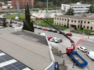 camion grua pluma​