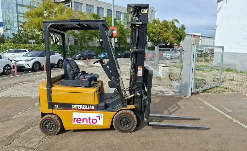 alquiler de carretilla caterpillar