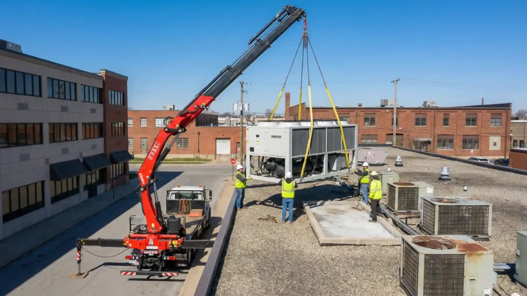 levantar enfriadora industrial con grua