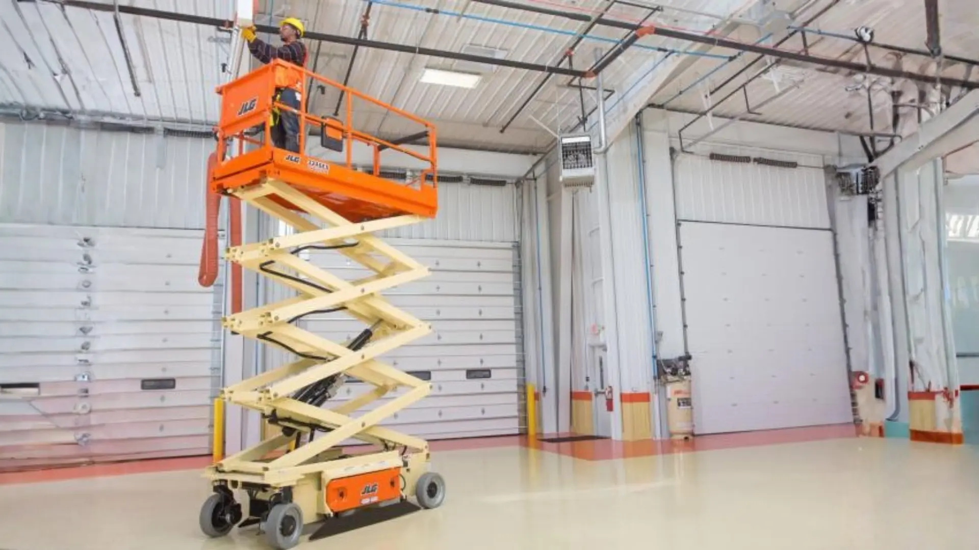 alquiler plataforma elevadora industrial