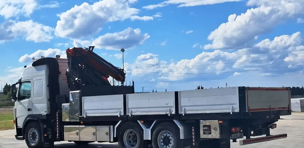 camión grúa para alquiler